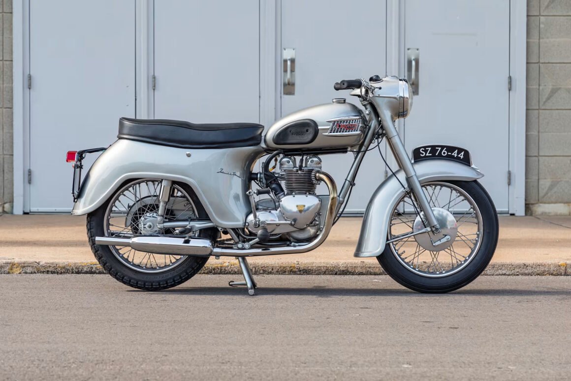 1957 Triumph T21 350cc unit