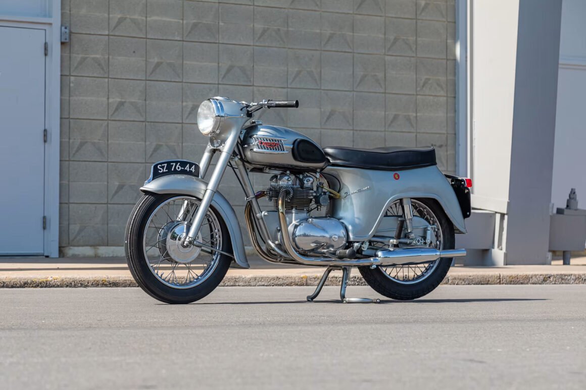 1957 Triumph T21 350cc unit