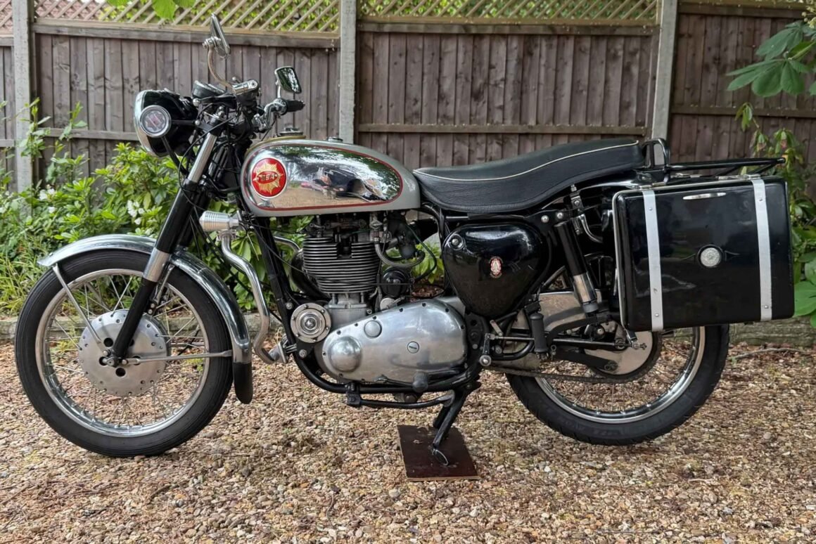 BSA DBD34 'Goldie' in touring spec